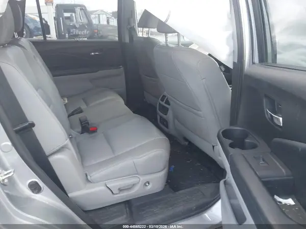 5FNYF6H95HB057072 2017 HONDA PILOT - Image 8
