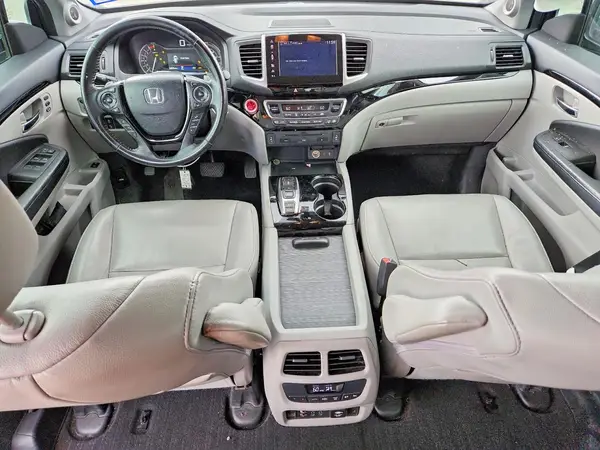 5FNYF6H95HB090055 2017 HONDA PILOT - Image 8