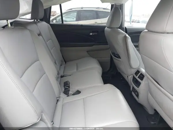 5FNYF6H95HB102463 2017 HONDA PILOT - Image 8