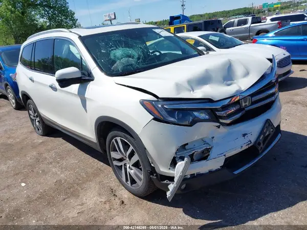 5FNYF6H95JB001137 2018 HONDA PILOT - Image 1