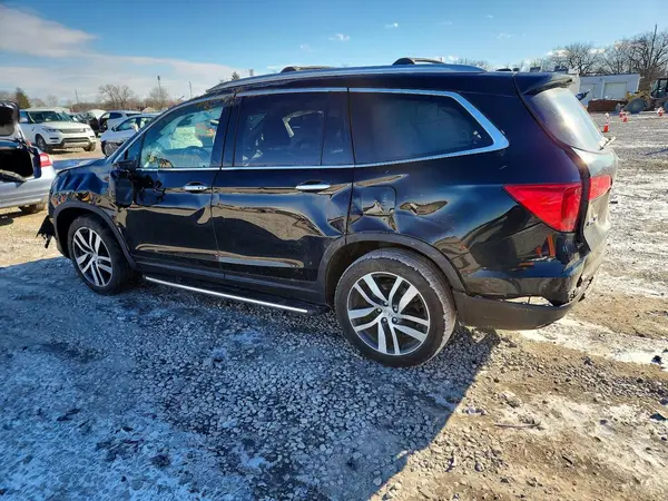 5FNYF6H95JB017094 2018 HONDA PILOT - Image 2