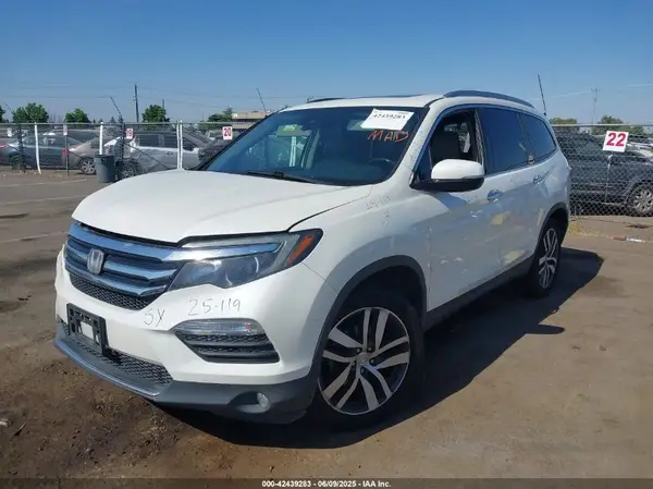 5FNYF6H95JB019122 2018 HONDA PILOT - Image 2