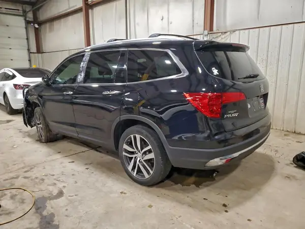 5FNYF6H95JB026796 2018 HONDA PILOT - Image 2