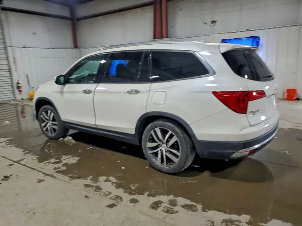 5FNYF6H95JB058132 2018 HONDA PILOT - Image 2