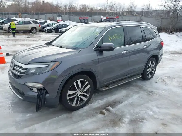 5FNYF6H96HB003831 2017 HONDA PILOT - Image 2