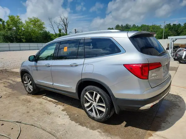 5FNYF6H96HB004364 2017 HONDA PILOT - Image 2