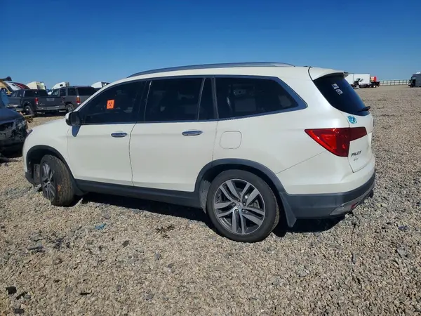 5FNYF6H96HB004705 2017 HONDA PILOT - Image 2
