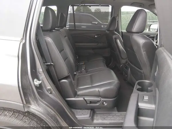 5FNYF6H96HB012741 2017 HONDA PILOT - Image 8