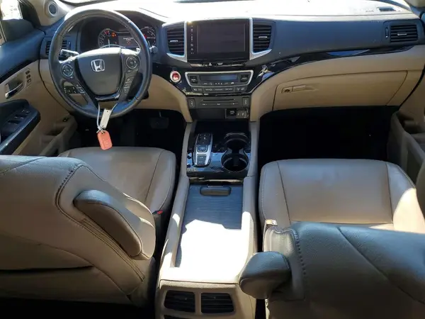 5FNYF6H96HB026218 2017 HONDA PILOT - Image 8