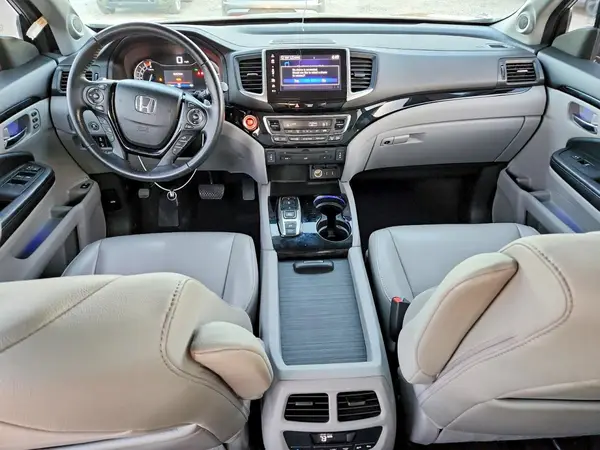 5FNYF6H96HB068131 2017 HONDA PILOT - Image 8