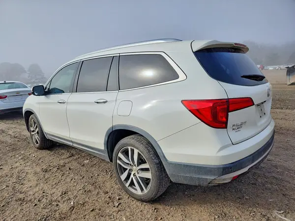 5FNYF6H96HB098326 2017 HONDA PILOT - Image 2