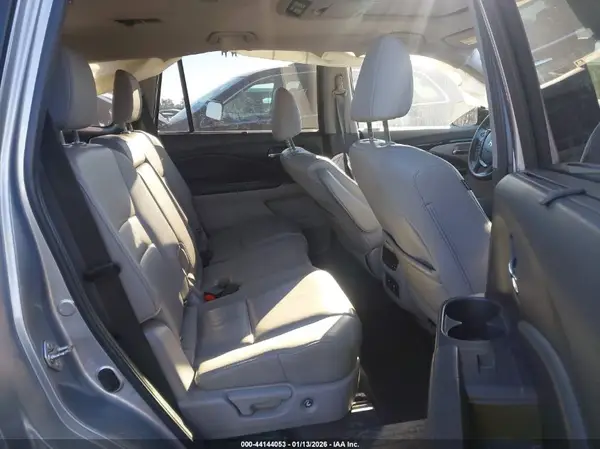 5FNYF6H96HB099542 2017 HONDA PILOT - Image 8