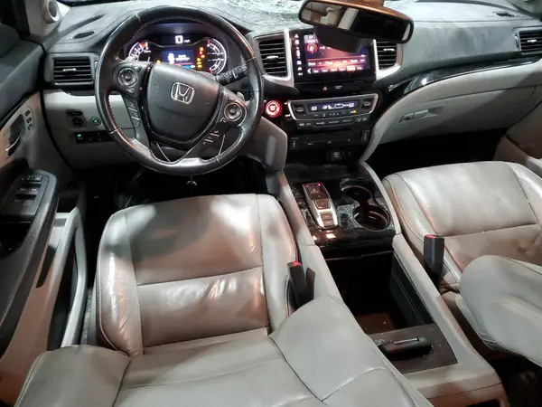 5FNYF6H96HB100110 2017 HONDA PILOT - Image 8