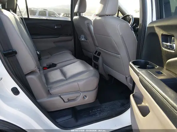 5FNYF6H96JB005858 2018 HONDA PILOT - Image 8
