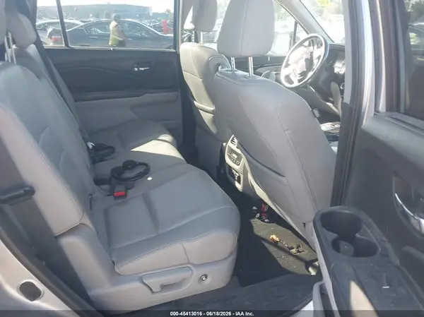 5FNYF6H96JB038102 2018 HONDA PILOT - Image 8