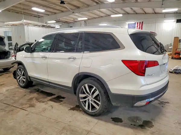 5FNYF6H96JB070077 2018 HONDA PILOT - Image 2