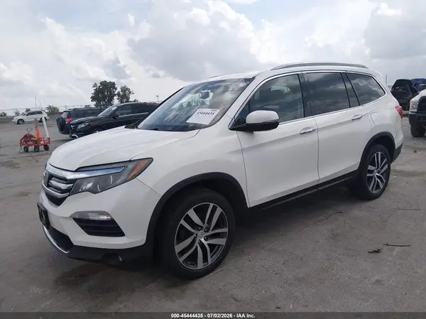 5FNYF6H97HB002235 2017 HONDA PILOT - Image 2