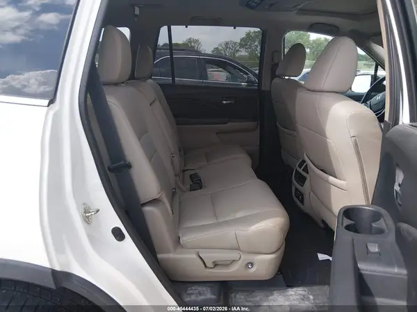 5FNYF6H97HB002235 2017 HONDA PILOT - Image 8