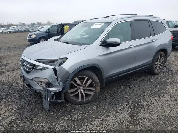 5FNYF6H97HB006334 2017 HONDA PILOT - Image 2