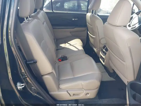 5FNYF6H97HB019729 2017 HONDA PILOT - Image 8