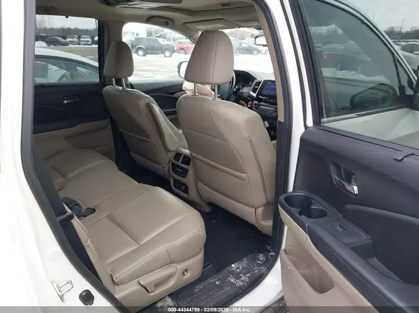 5FNYF6H97HB031072 2017 HONDA PILOT - Image 8
