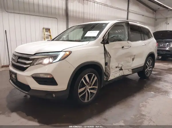 5FNYF6H97HB032867 2017 HONDA PILOT - Image 2
