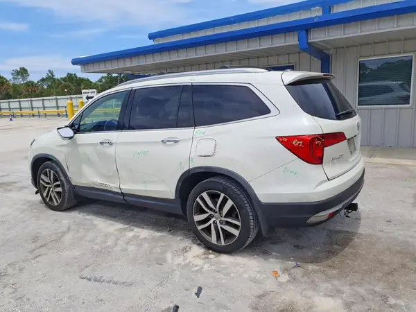5FNYF6H97HB044470 2017 HONDA PILOT - Image 2