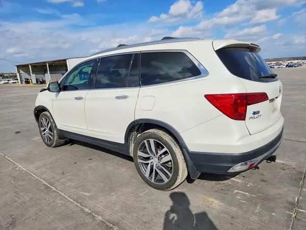 5FNYF6H97HB068929 2017 HONDA PILOT - Image 2