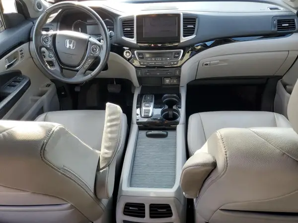 5FNYF6H97HB078832 2017 HONDA PILOT - Image 8