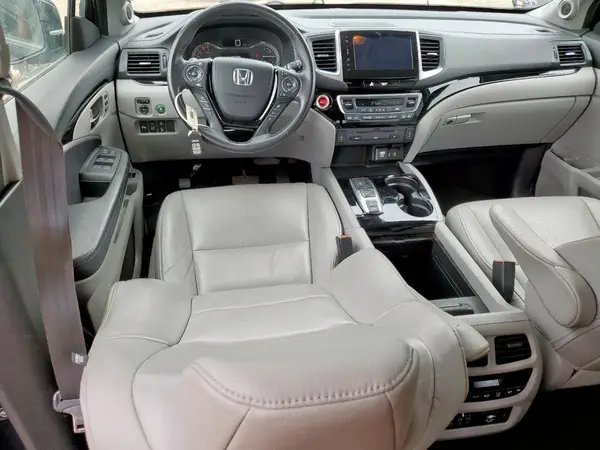 5FNYF6H97HB085648 2017 HONDA PILOT - Image 8