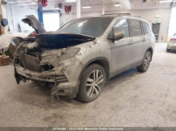 5FNYF6H97HB503528 2017 HONDA PILOT - Image 2