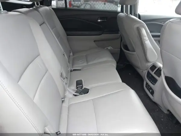 5FNYF6H97JB013841 2018 HONDA PILOT - Image 8