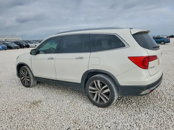 5FNYF6H97JB018778 2018 HONDA PILOT - Image 2
