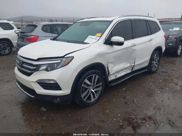 5FNYF6H97JB052543 2018 HONDA PILOT - Image 2