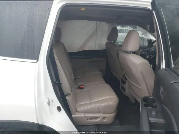 5FNYF6H97JB052543 2018 HONDA PILOT - Image 8