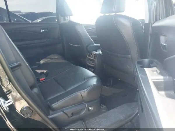 5FNYF6H97JB066667 2018 HONDA PILOT - Image 8
