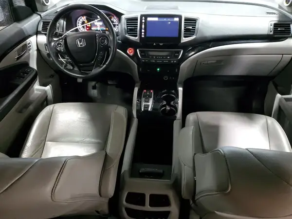5FNYF6H97JB070668 2018 HONDA PILOT - Image 8
