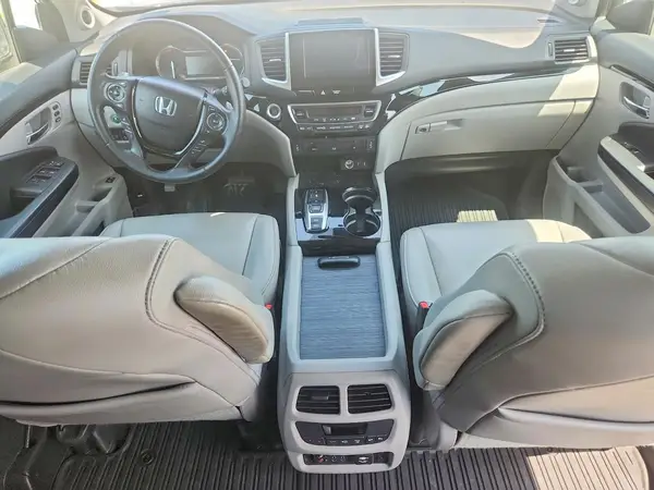 5FNYF6H98HB009243 2017 HONDA PILOT - Image 8