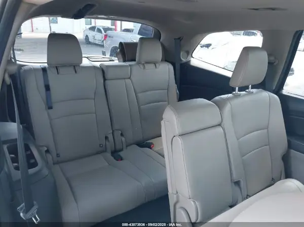 5FNYF6H98HB009808 2017 HONDA PILOT - Image 8