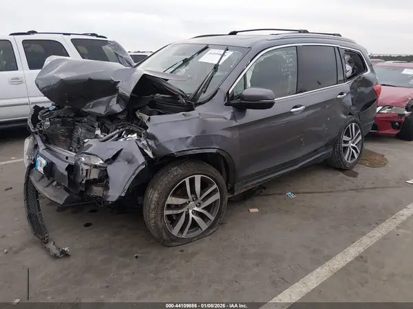 5FNYF6H98HB010067 2017 HONDA PILOT - Image 2
