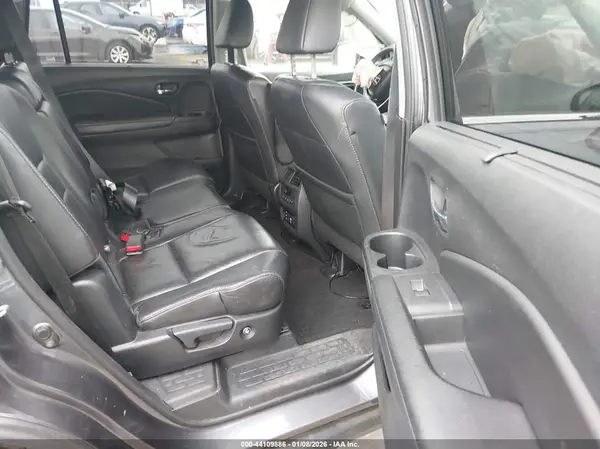 5FNYF6H98HB010067 2017 HONDA PILOT - Image 8