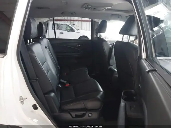 5FNYF6H98HB014555 2017 HONDA PILOT - Image 8