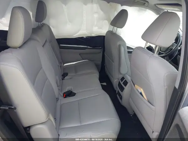 5FNYF6H98HB025426 2017 HONDA PILOT - Image 8