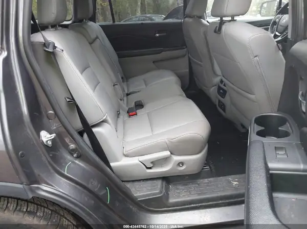 5FNYF6H98HB025958 2017 HONDA PILOT - Image 8