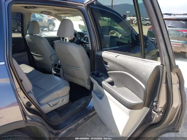 5FNYF6H98HB026723 2017 HONDA PILOT - Image 8