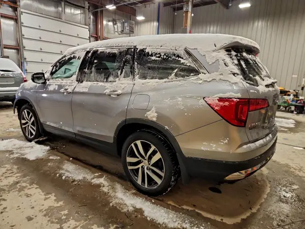 5FNYF6H98HB062332 2017 HONDA PILOT - Image 2