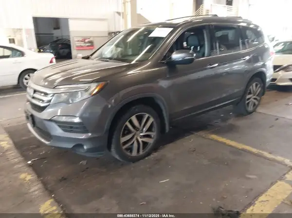 5FNYF6H98HB063240 2017 HONDA PILOT - Image 2