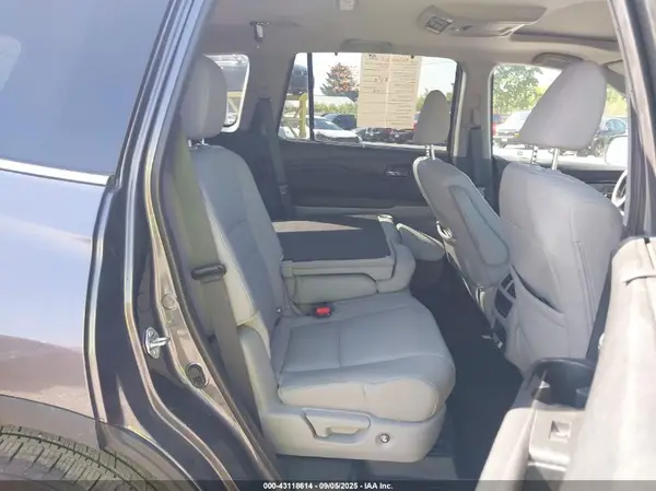 5FNYF6H98HB065750 2017 HONDA PILOT - Image 8