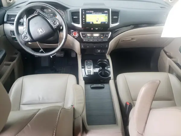 5FNYF6H98HB070625 2017 HONDA PILOT - Image 8