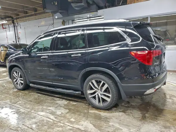 5FNYF6H98HB081401 2017 HONDA PILOT - Image 2